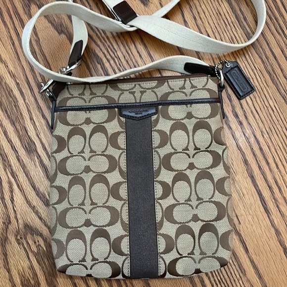 Coach Handbags - Vintage Coach Cross Body Bag